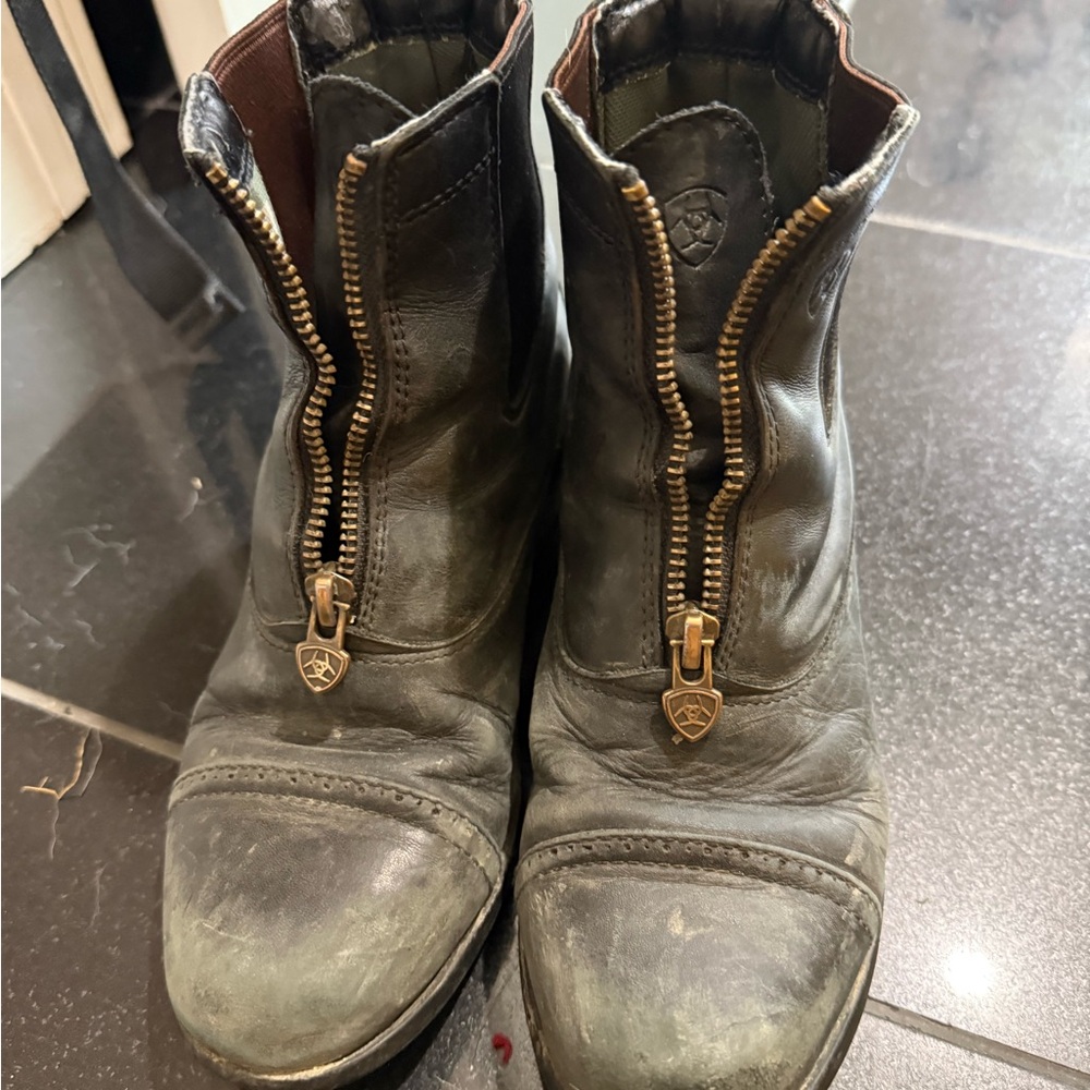 Ariat leather Boots with Zipper and half chaps